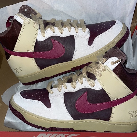 Nike Dunk High 1985 Valentine's Day - Picture 5 of 9